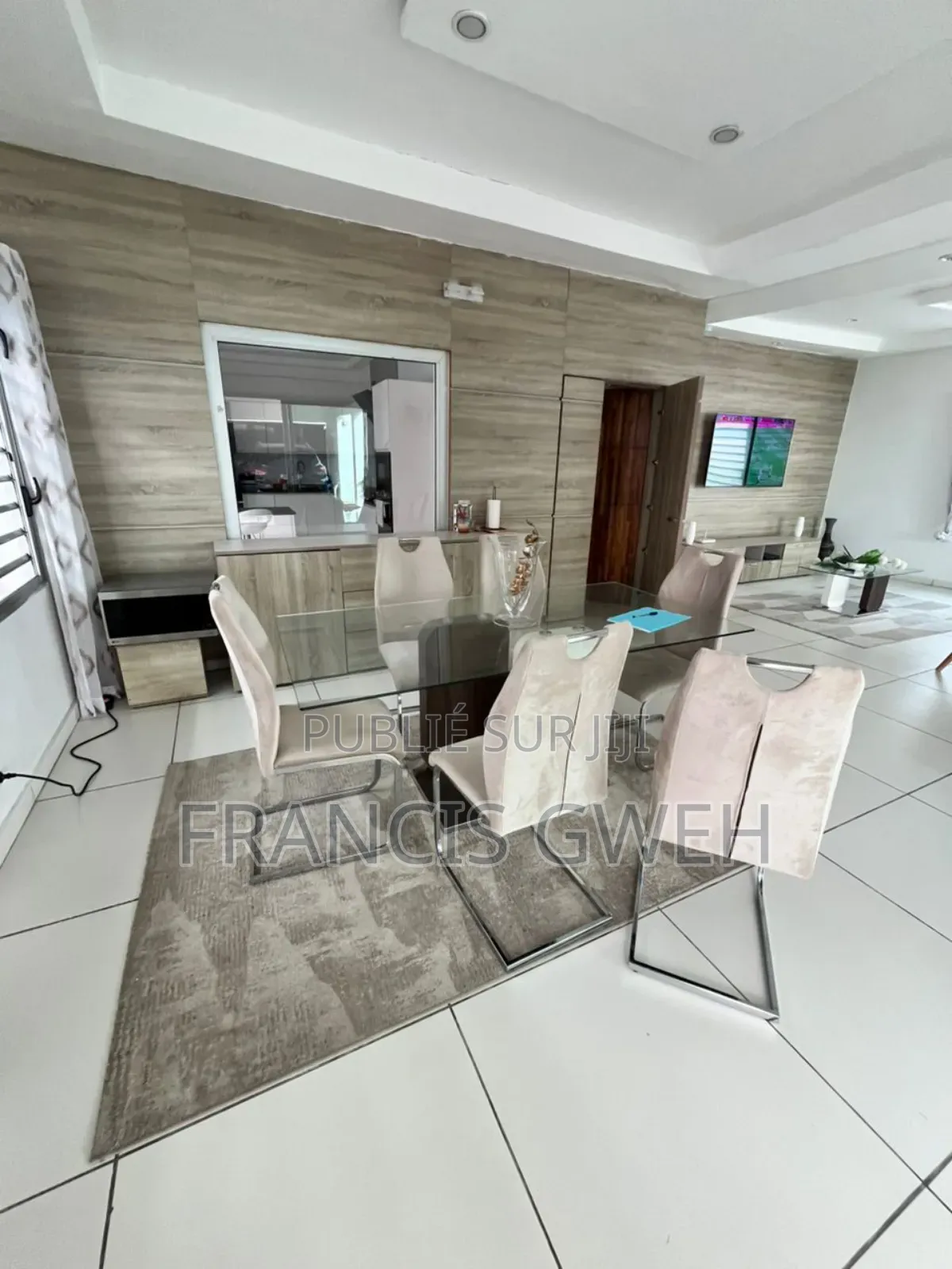 4chbre Villa dans Francis Gweh, Cocody à Louer