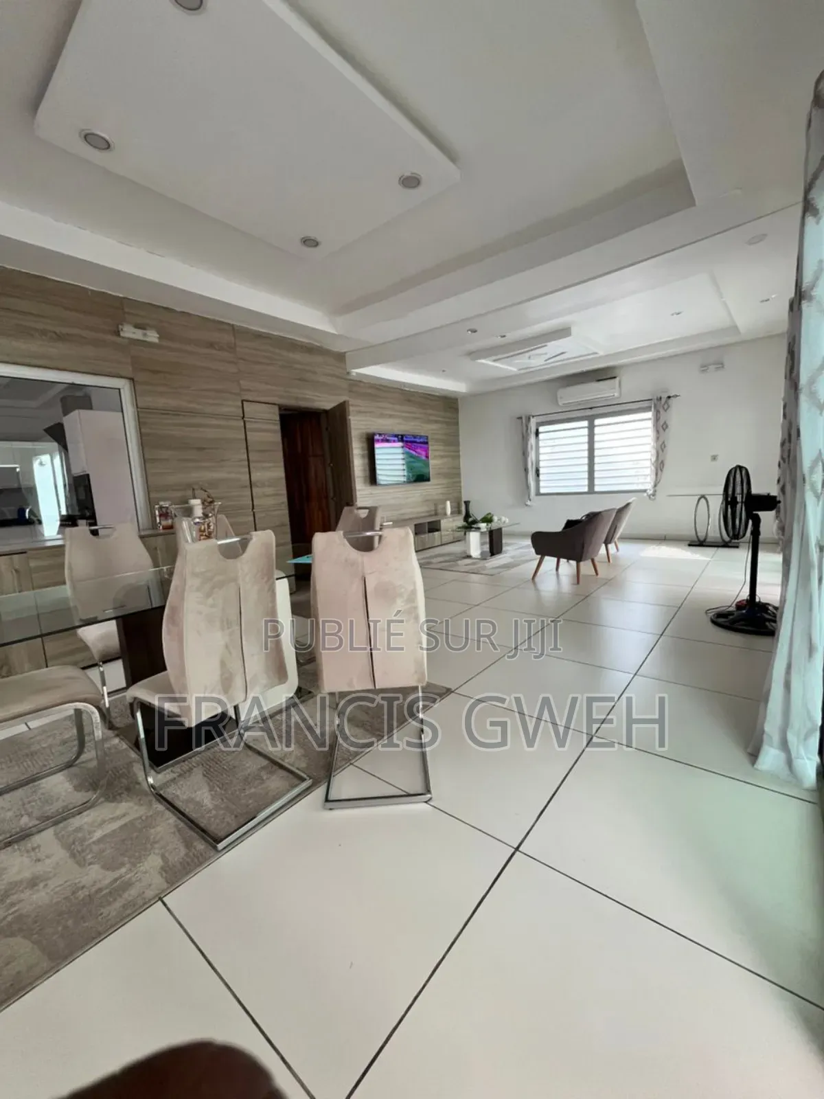 4chbre Villa dans Francis Gweh, Cocody à Louer