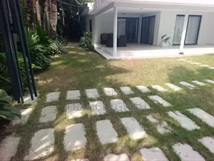 3chbre Villa dans Francis Gweh, Cocody à Louer