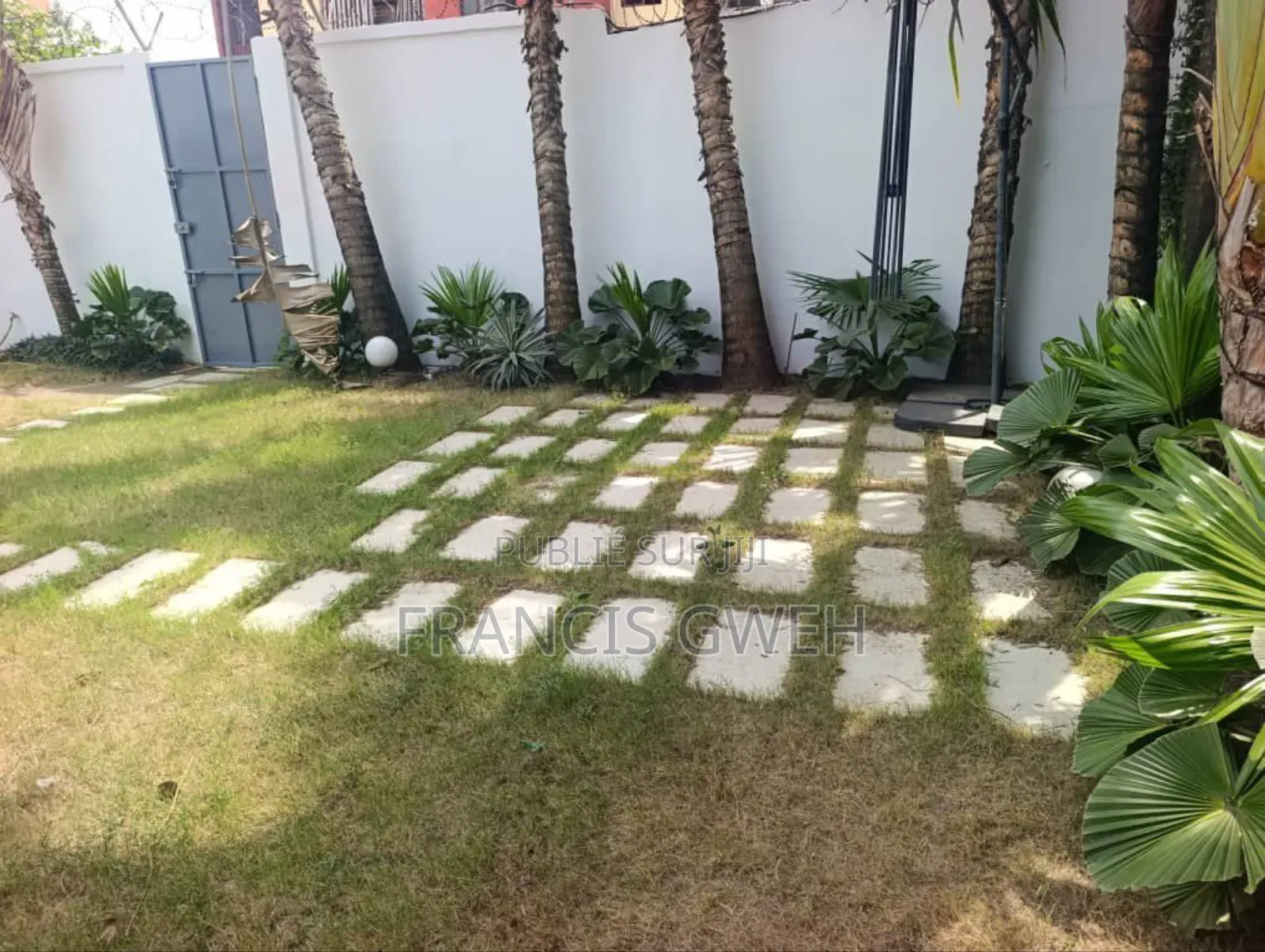 3chbre Villa dans Francis Gweh, Cocody à Louer