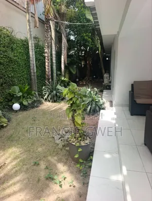 3chbre Villa dans Francis Gweh, Cocody à Louer