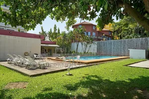 5chbre Villa dans Francis Gweh, Cocody à Louer