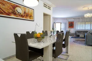 5chbre Villa dans Francis Gweh, Cocody à Louer