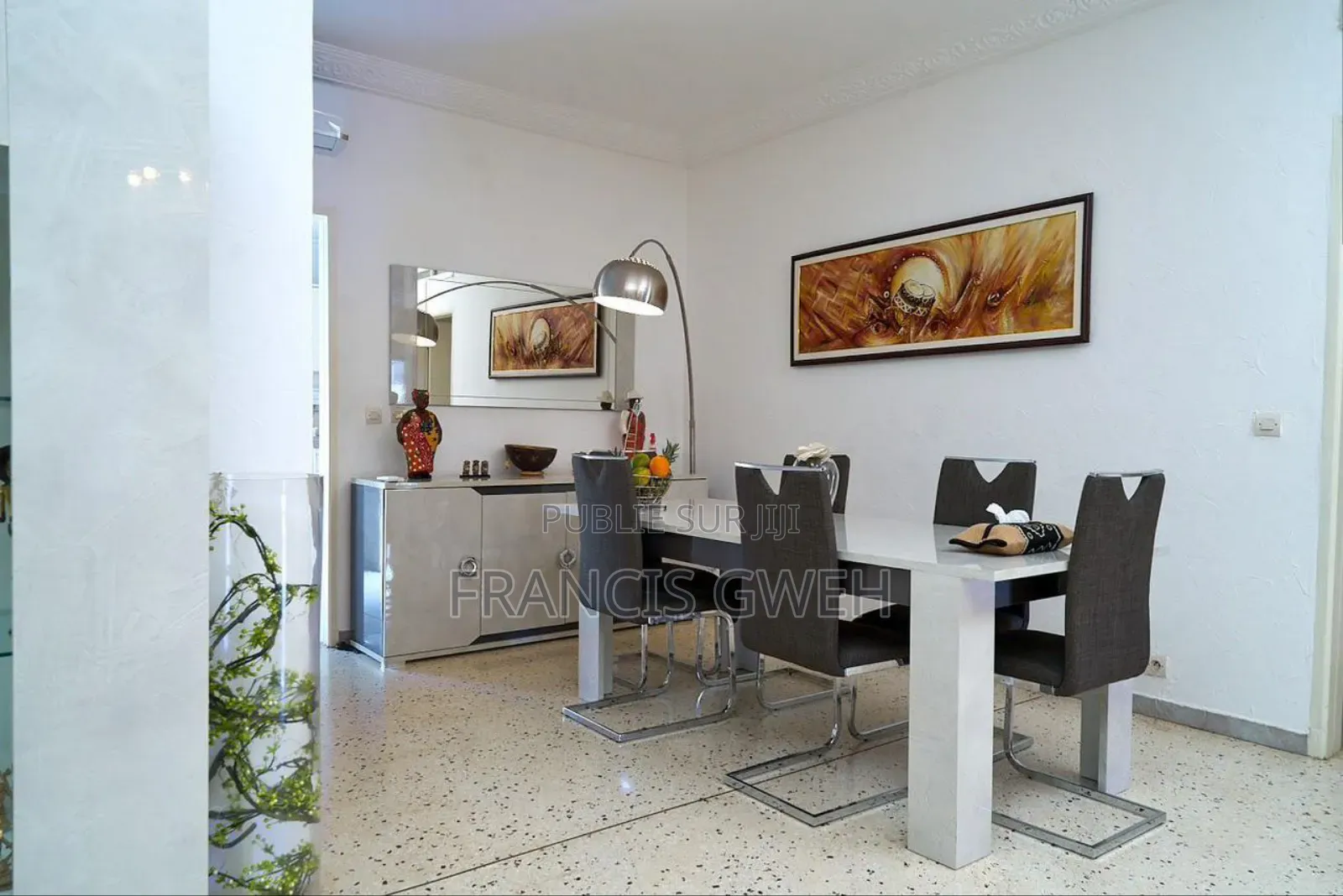 5chbre Villa dans Francis Gweh, Cocody à Louer