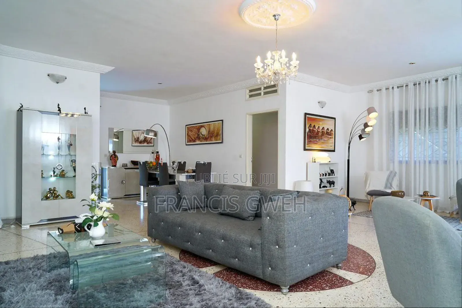 5chbre Villa dans Francis Gweh, Cocody à Louer