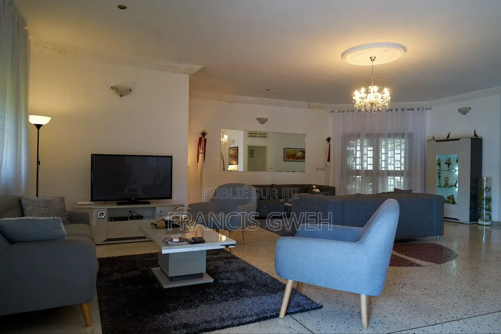 5chbre Villa dans Francis Gweh, Cocody à Louer