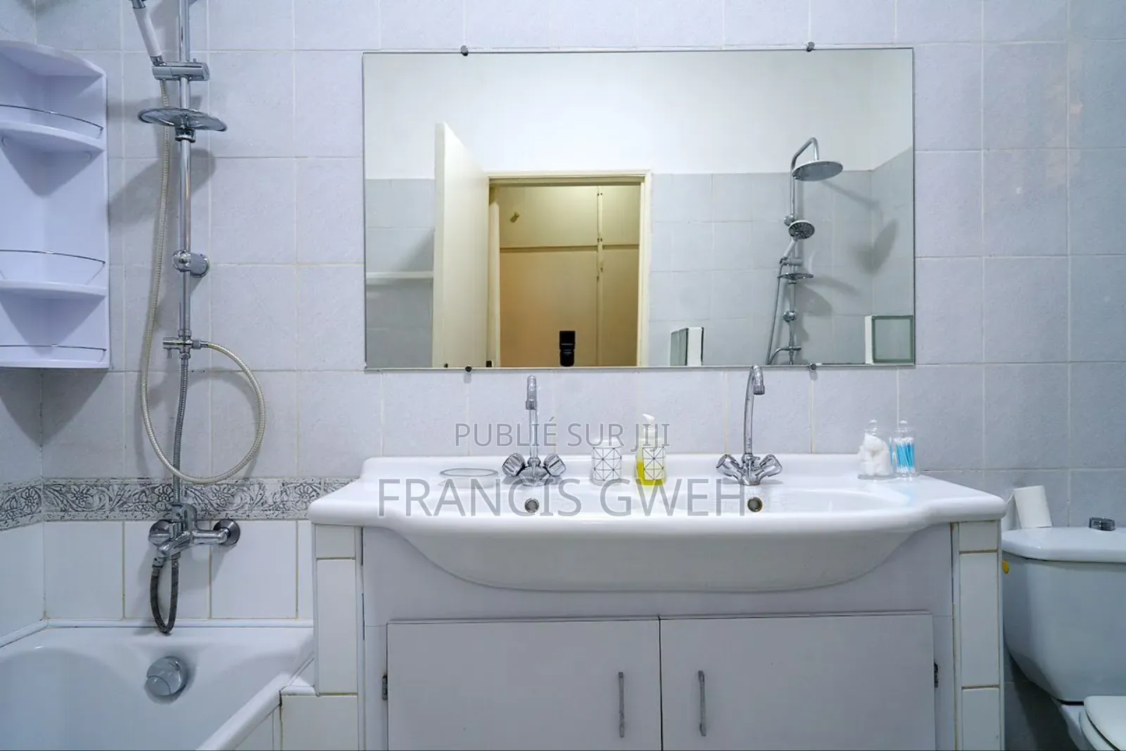 5chbre Villa dans Francis Gweh, Cocody à Louer