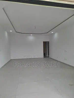 5chbre Duplex dans Francis Gweh, Cocody à Louer