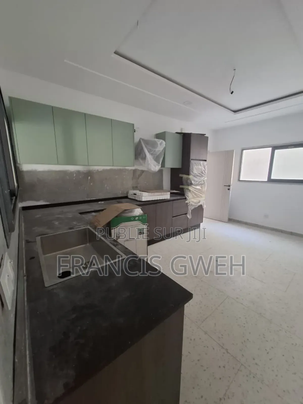 5chbre Duplex dans Francis Gweh, Cocody à Louer