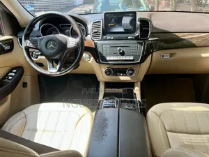 Mercedes-Benz GLE-Class 2018 Rouge