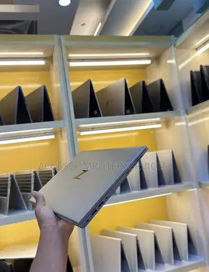 Ordinateur portable HP ZBook Firefly G8 16GB Intel Core i5 SSD 512GB