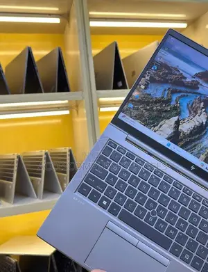 Ordinateur portable HP ZBook Firefly G8 16GB Intel Core i5 SSD 512GB