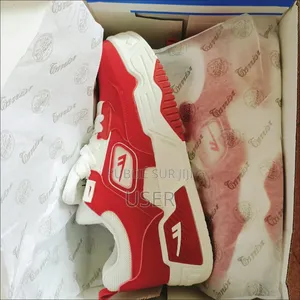 Baskets Polyvalentes Warrior 2026 Authentic