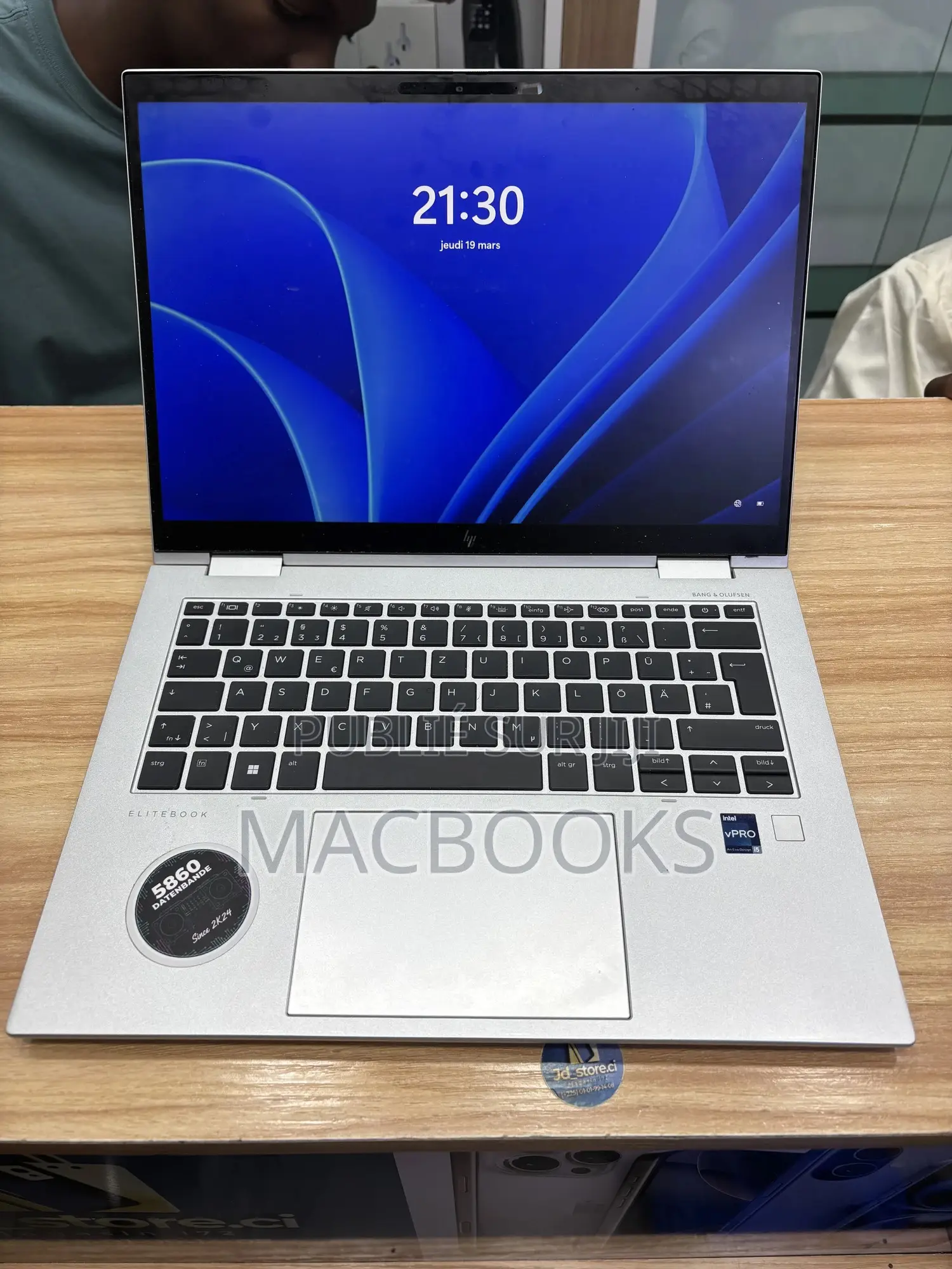 Nouveau HP EliteBook x360 1040 G9 16GB Intel Core i5 SSD 256GB