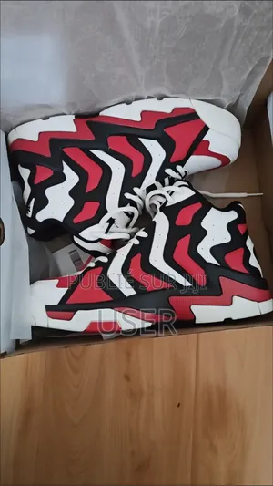 Nouvelles Baskets Montantes en Cuir