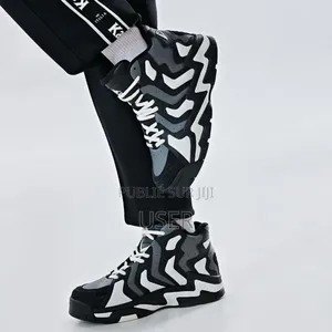 Nouvelles Baskets Montantes en Cuir