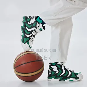 Nouvelles Baskets Montantes en Cuir