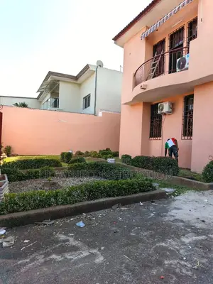 3chbre Duplex dans Cocody à Louer