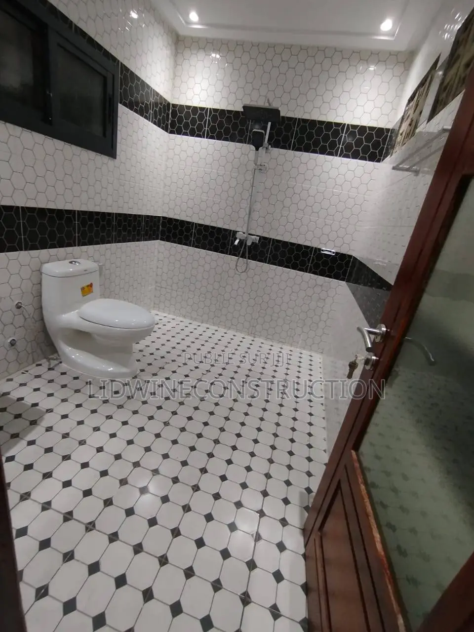 10chbre Villa dans Cocody à Louer