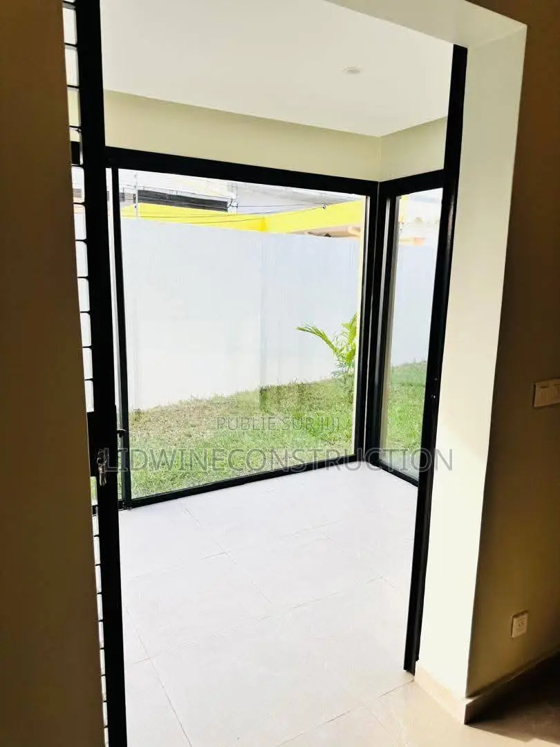 3chbre Villa dans Cocody à Louer