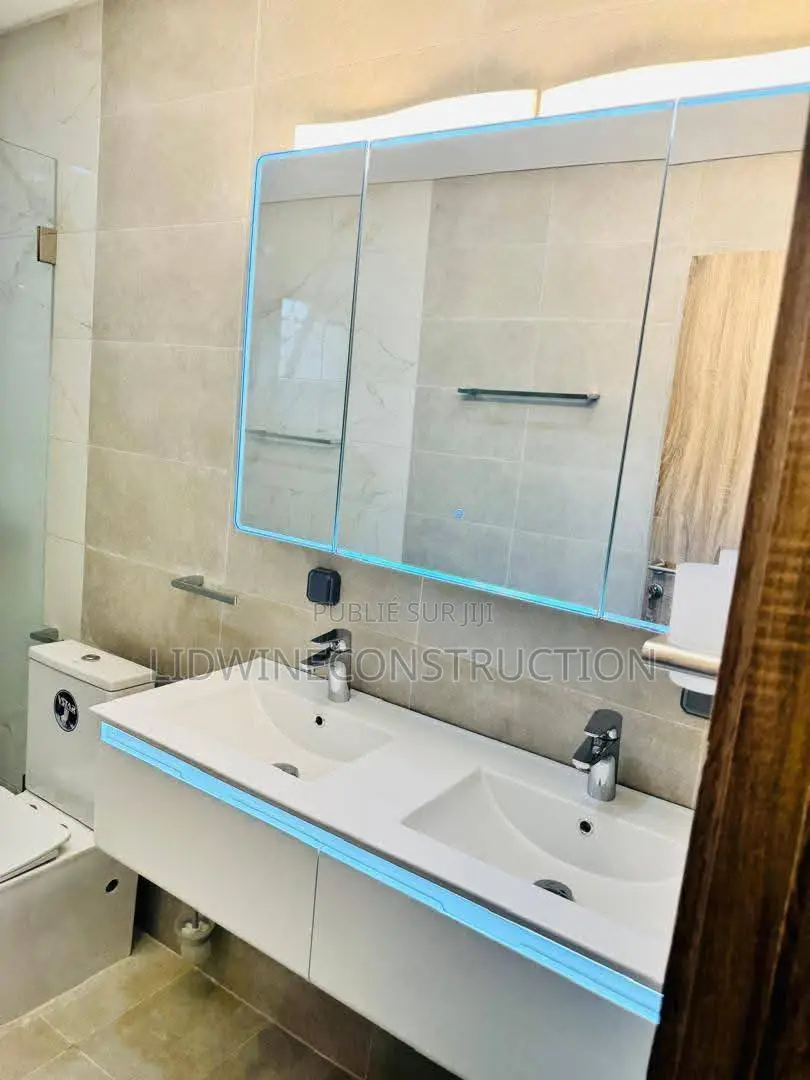 3chbre Villa dans Cocody à Louer