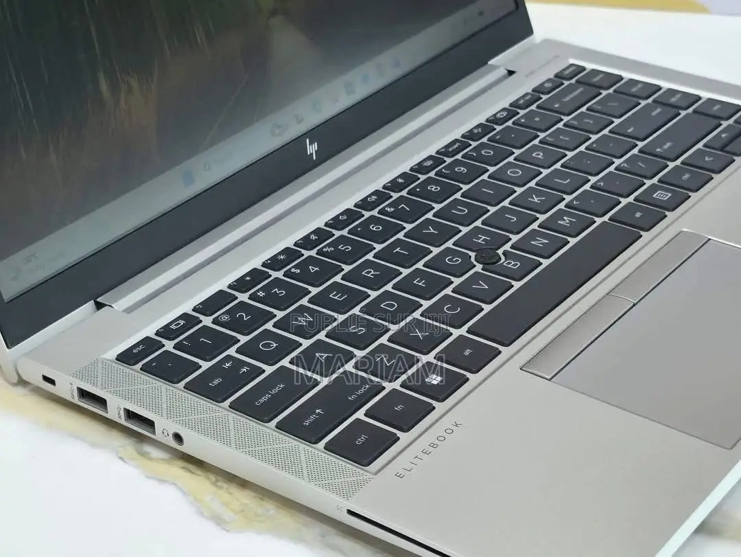 Nouveau HP EliteBook 840 G8 16GB Intel Core i5 SSD 512GB