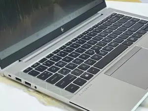 Nouveau HP EliteBook 840 G8 16GB Intel Core i5 SSD 512GB