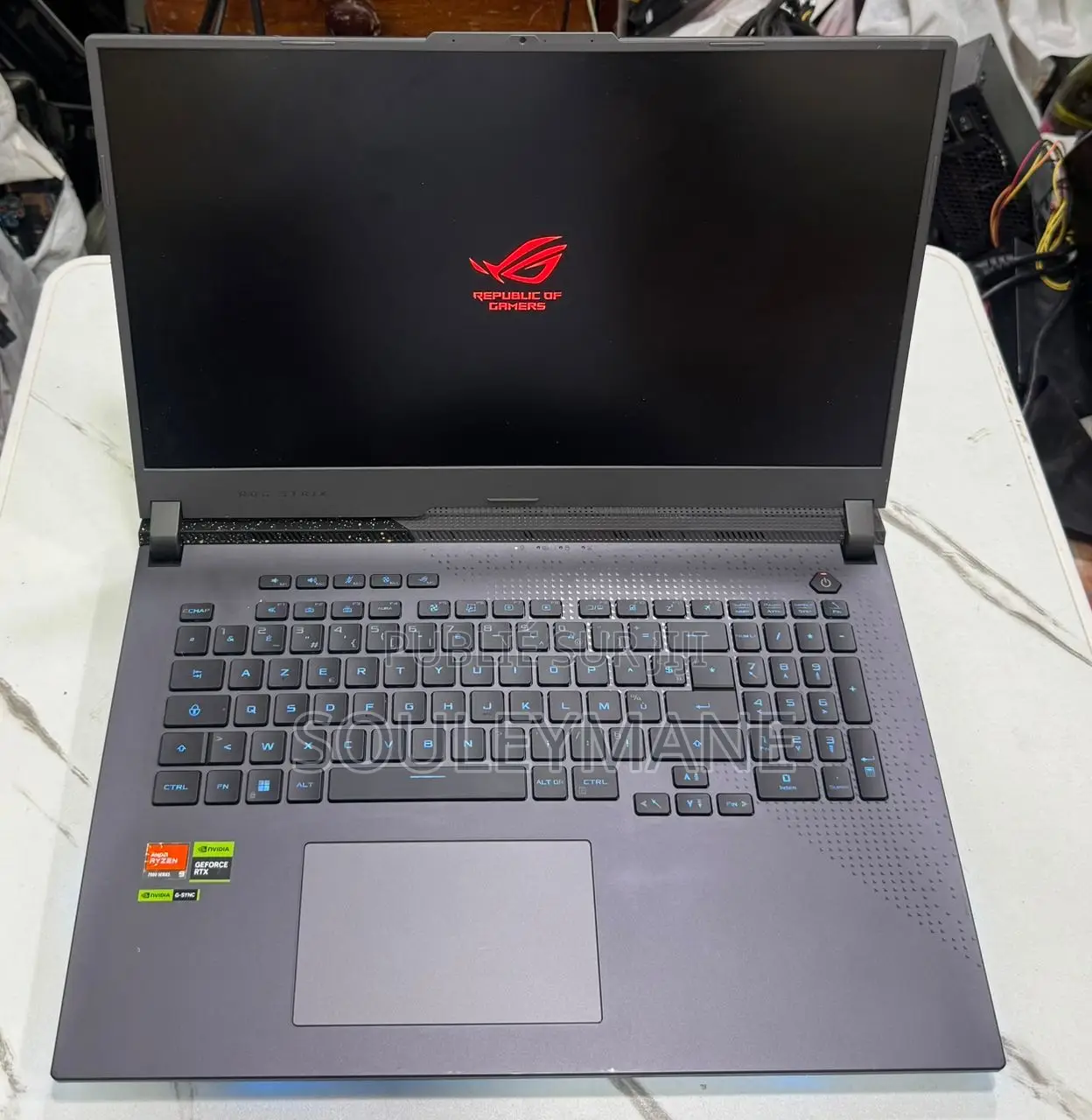 Ordinateur portable Asus ROG Strix G17 16GB AMD Ryzen 9 SSD 1T