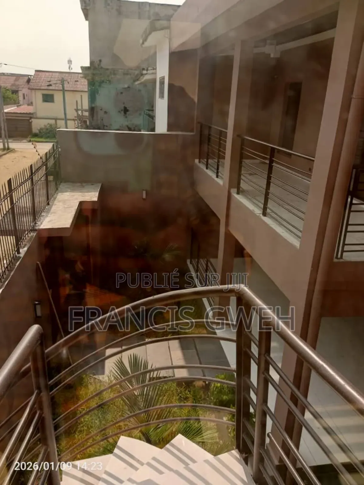 5chbre Duplex dans Francis Gweh, Cocody à Vendre