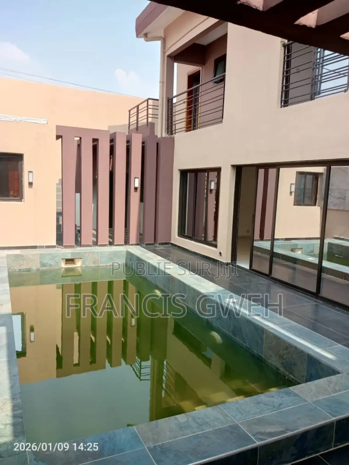 5chbre Duplex dans Francis Gweh, Cocody à Vendre