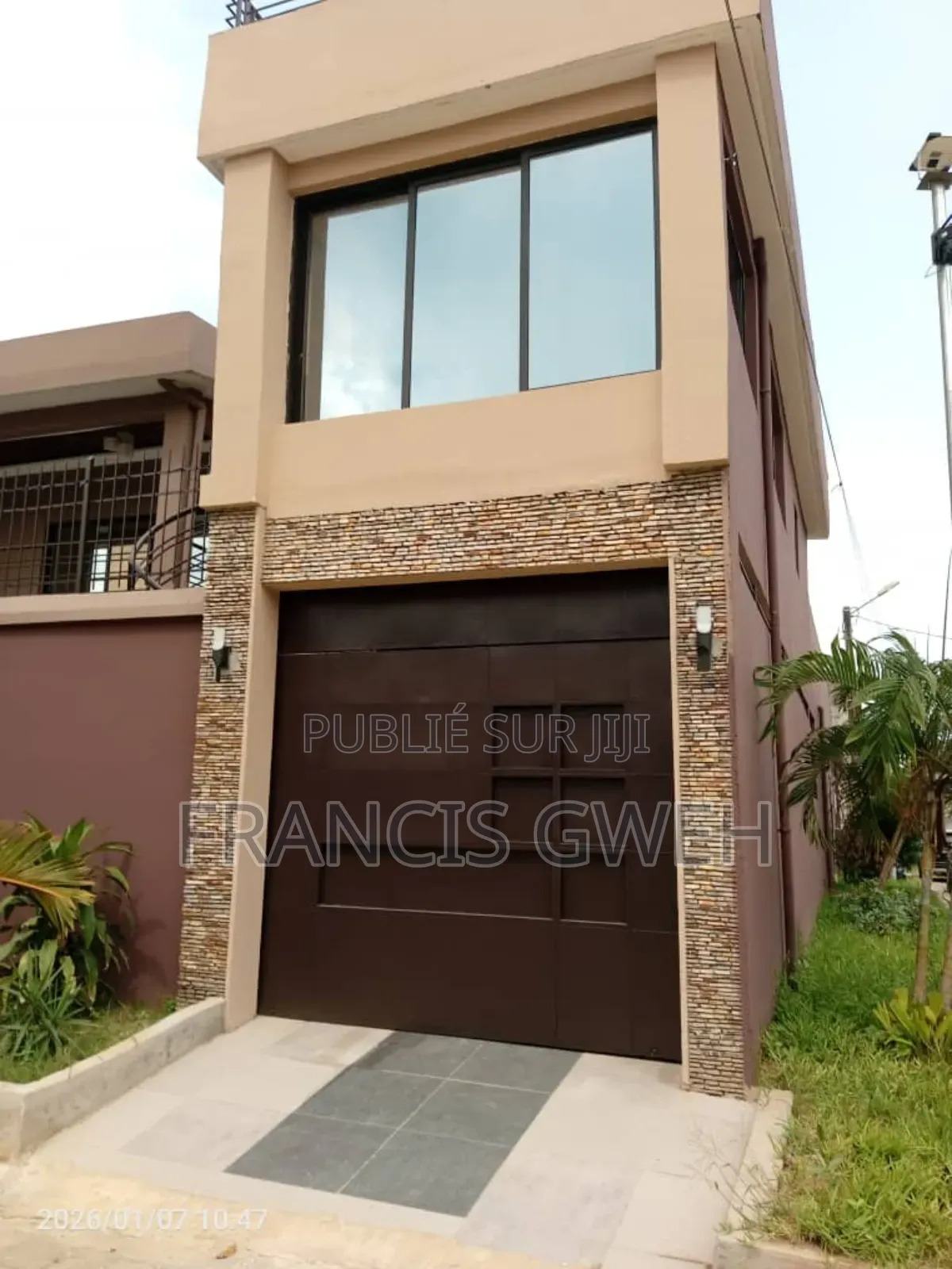 5chbre Duplex dans Francis Gweh, Cocody à Vendre