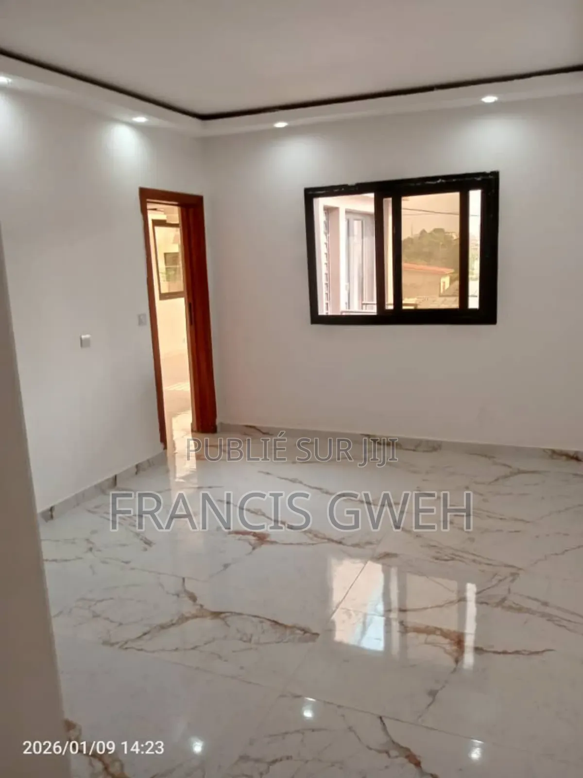 5chbre Duplex dans Francis Gweh, Cocody à Vendre
