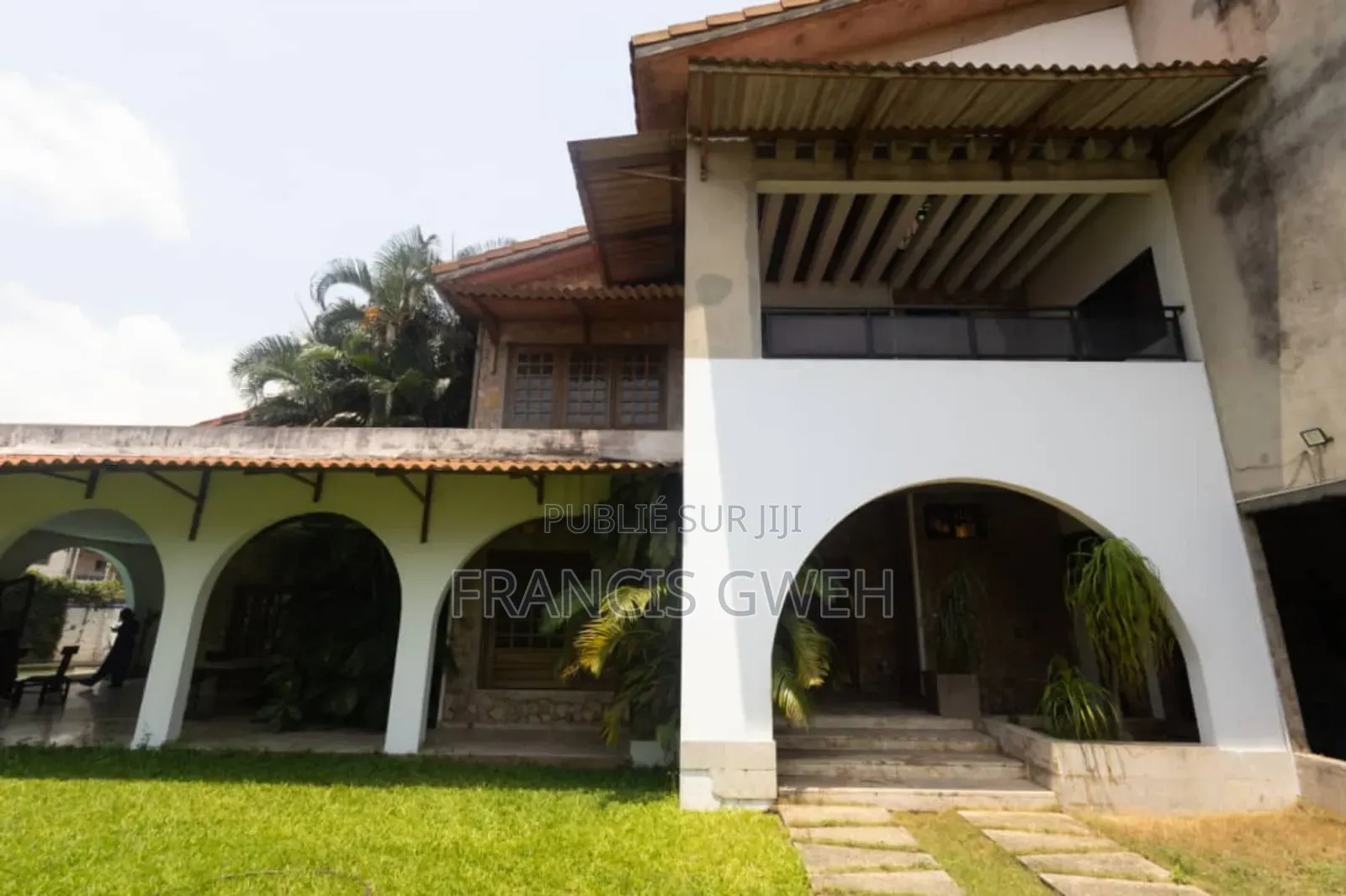 9chbre Duplex dans Francis Gweh, Cocody à Vendre