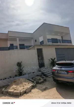 7chbre Duplex dans Francis Gweh, Cocody à Louer