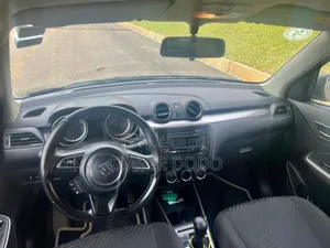 Suzuki Swift 2022 Noir