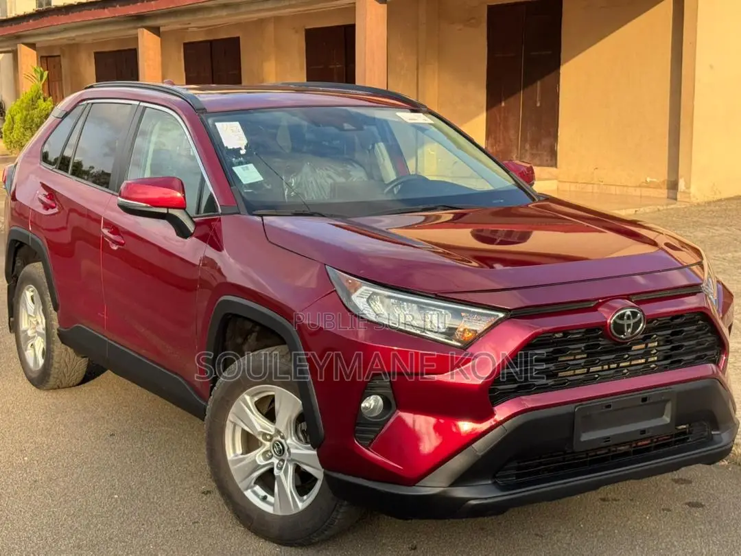Toyota RAV4 2022 Rouge