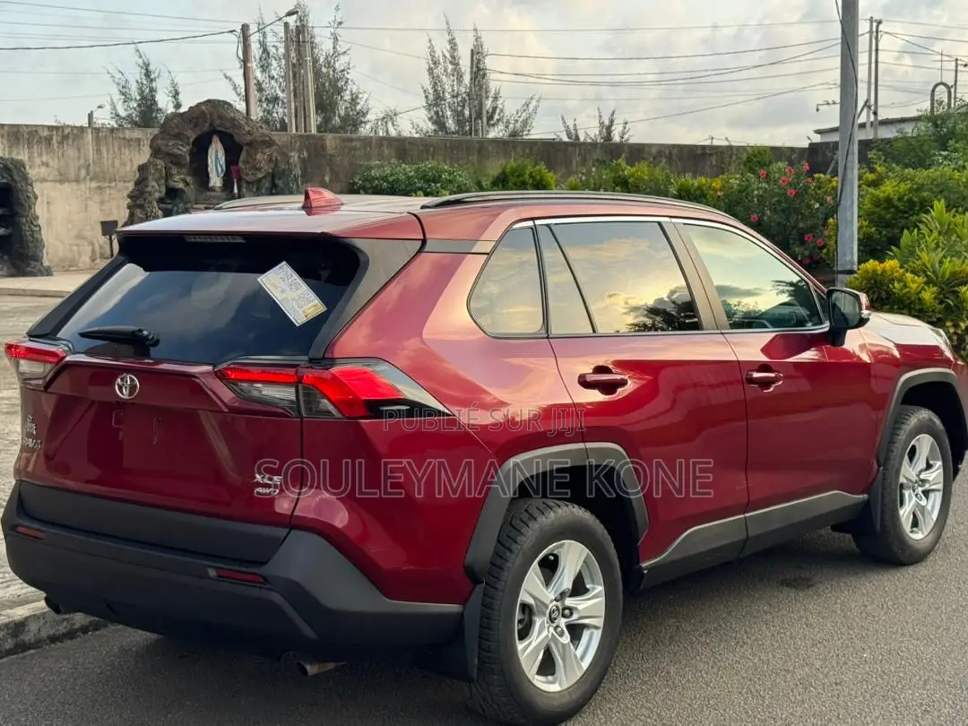 Toyota RAV4 2022 Rouge