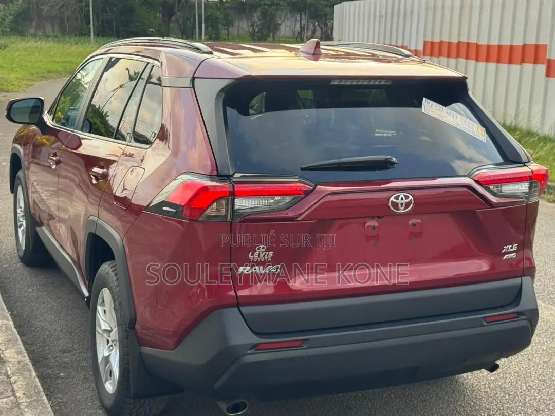Toyota RAV4 2022 Rouge