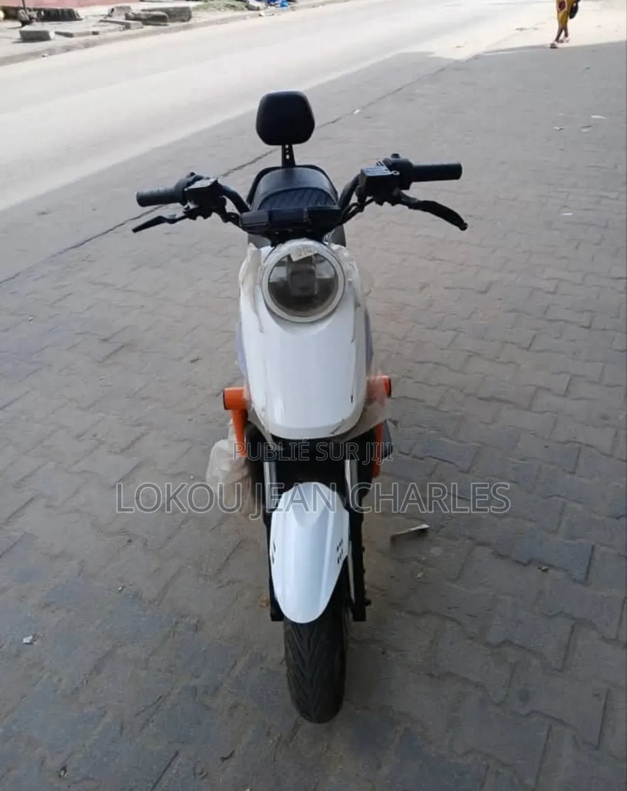 Nouveau Revoo A10 2024 Blanc