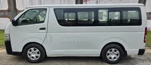 Toyota HiAce 2016 Blanc