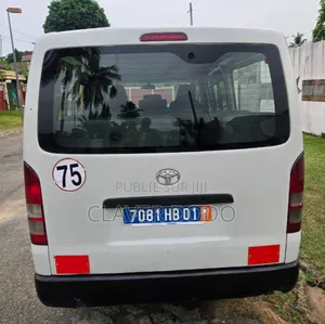 Toyota HiAce 2016 Blanc