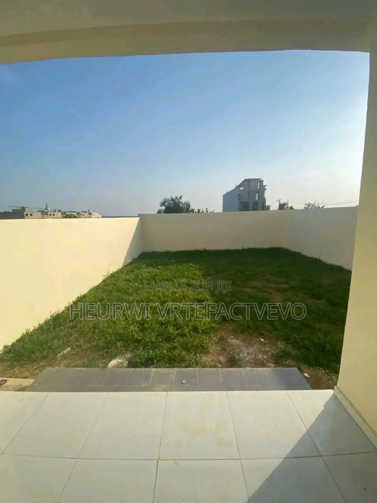 4chbre Duplex dans Cocody à Vendre