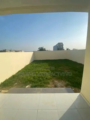 4chbre Duplex dans Cocody à Vendre