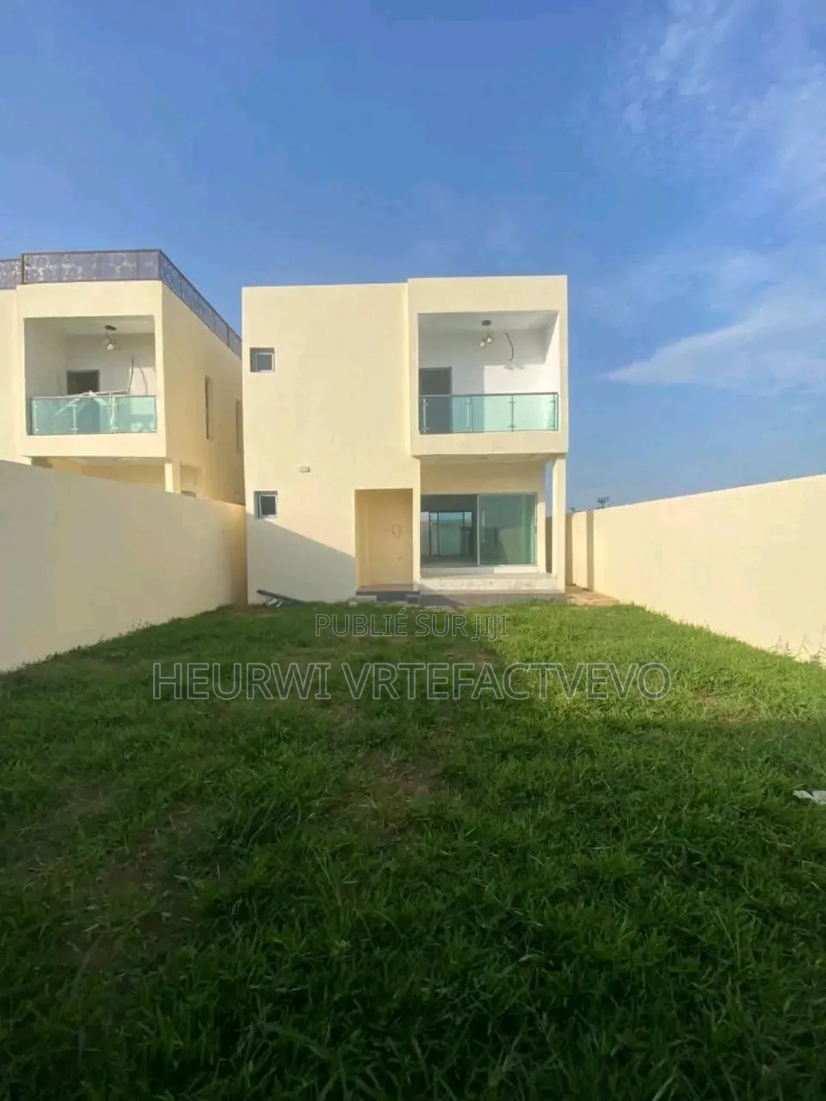 4chbre Duplex dans Cocody à Vendre