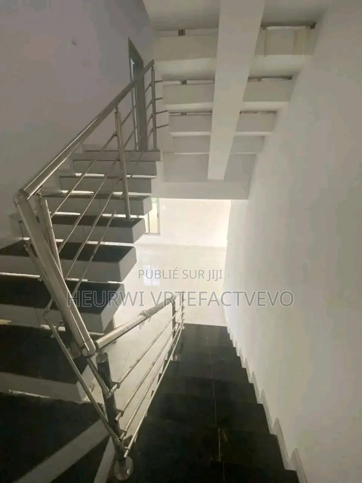 4chbre Duplex dans Cocody à Vendre