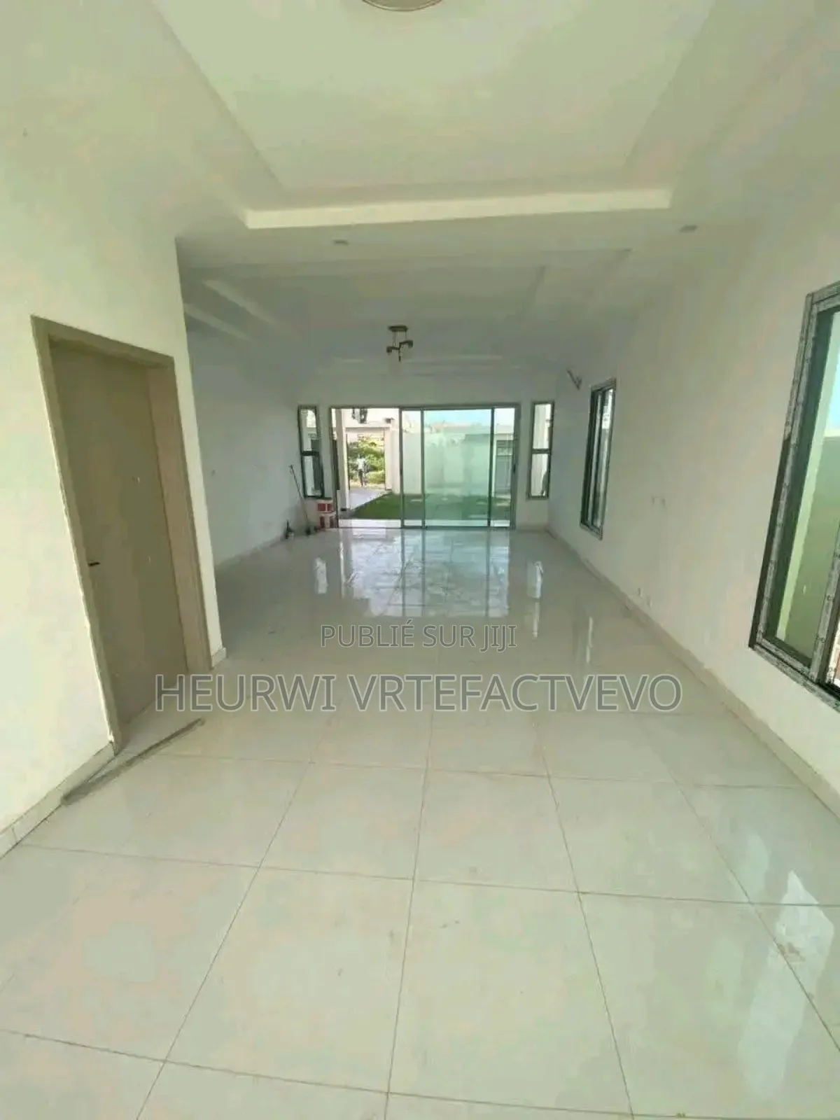 4chbre Duplex dans Cocody à Vendre