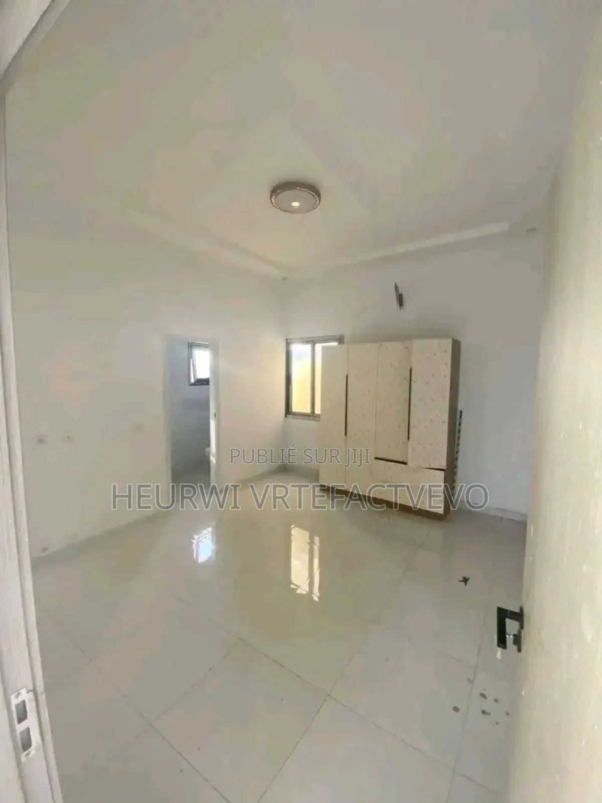 4chbre Duplex dans Cocody à Vendre