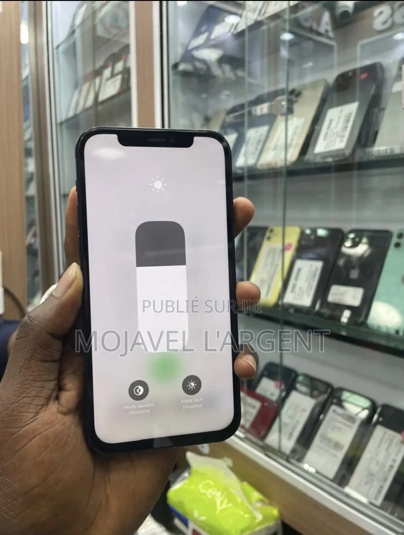 Nouveau Apple iPhone XR 64 GB Noir