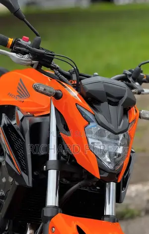 Honda CB 2019 Orange