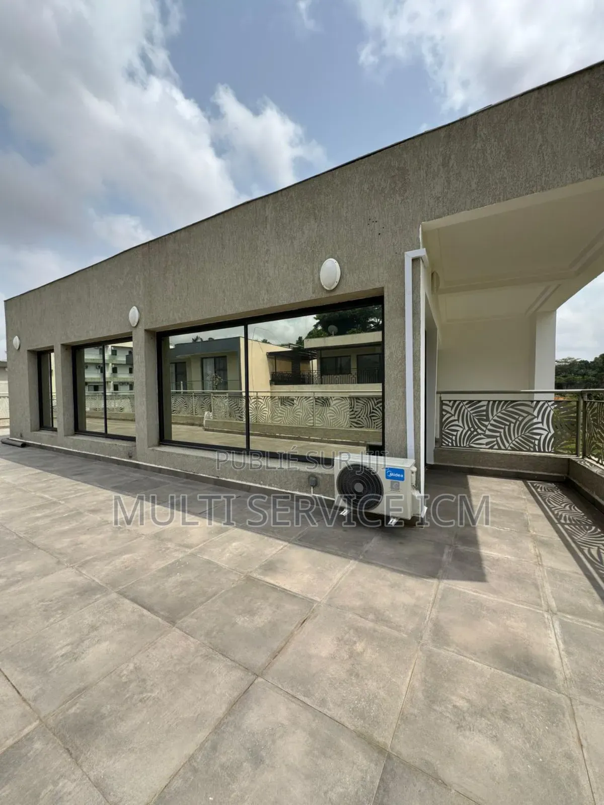 6chbre Villa dans Ismael Coulibaly, Cocody à Vendre